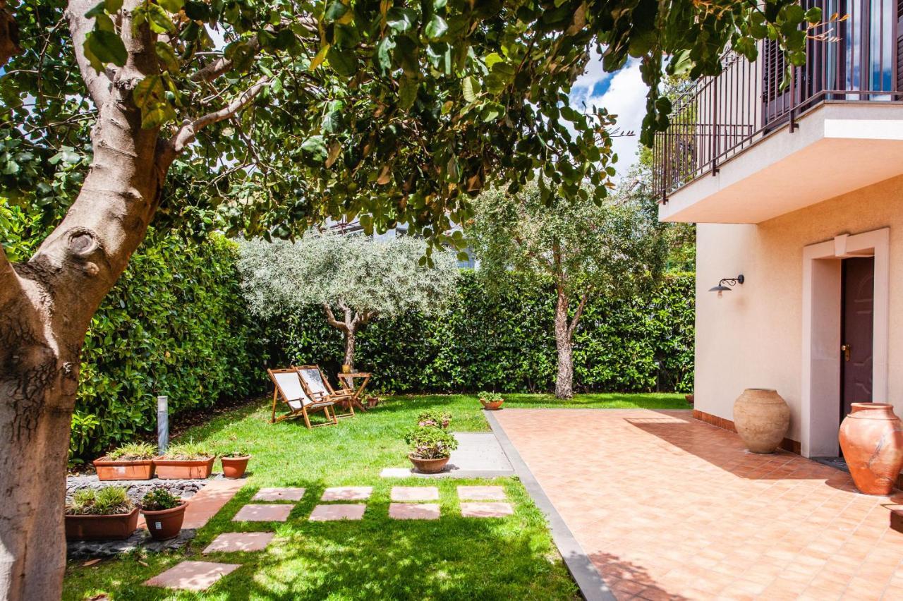 Вилла Siliqua House With Garden By Wonderful Italy Трекастаньи Экстерьер фото